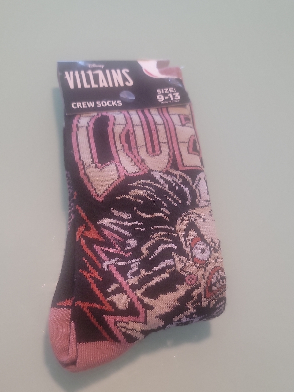 Disney Villains Cruella de Vil Crew Socks.